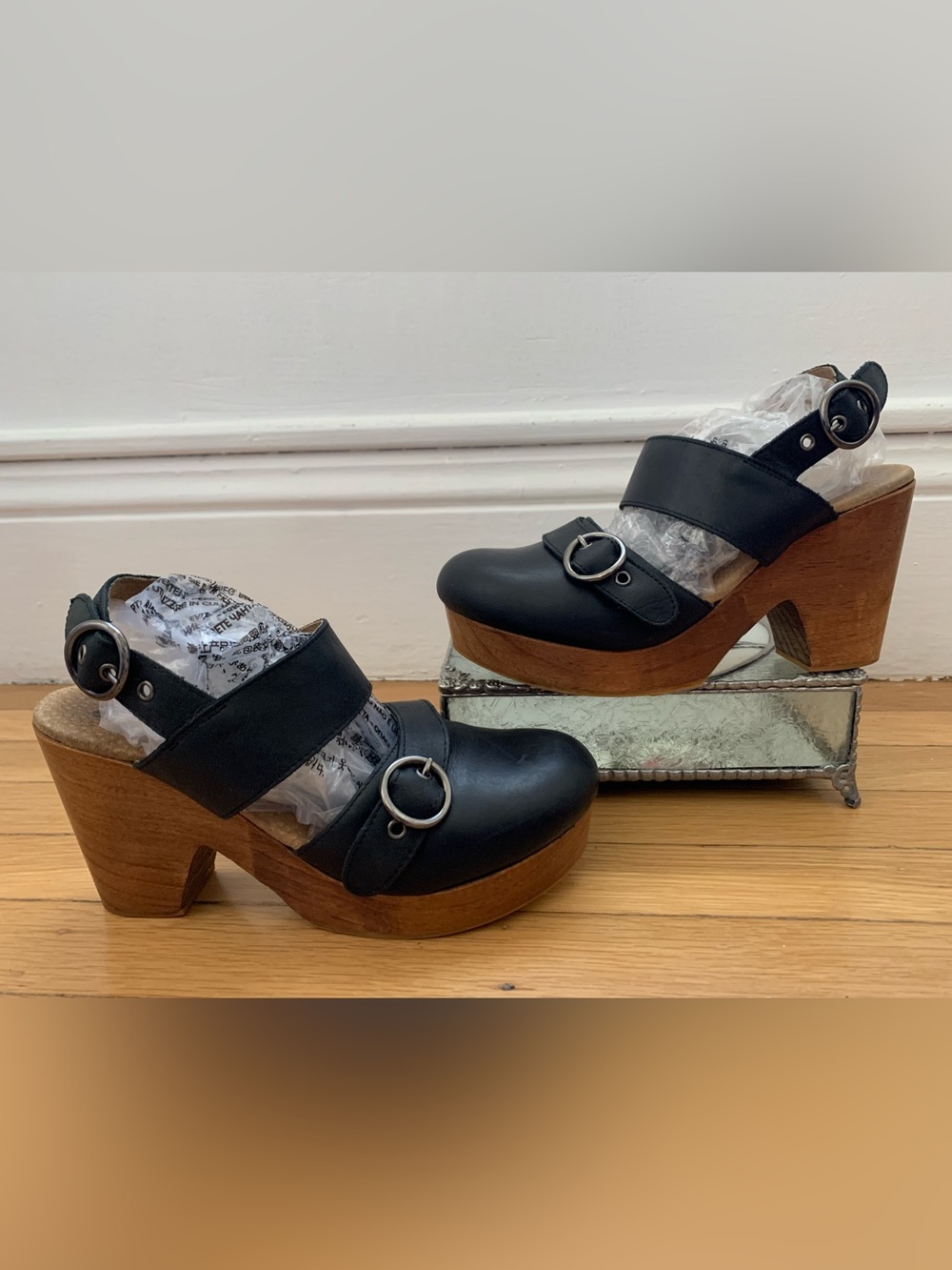 GUC FREE PEOPLE Dark Blue Black Hi Wood Platform Buckle Clogs Size 37/US 6.5-7